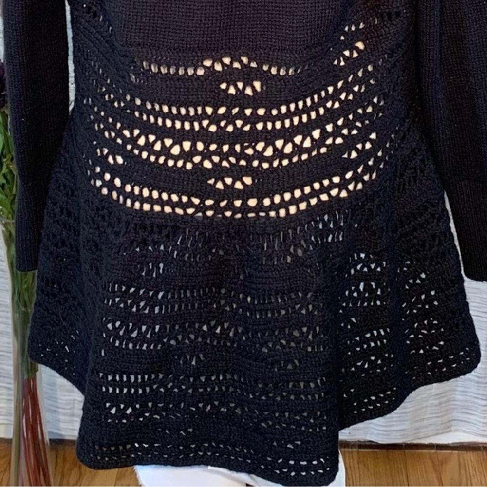 Cache black knit and crocheted cardigan with shawl. - Picture 10 of 16